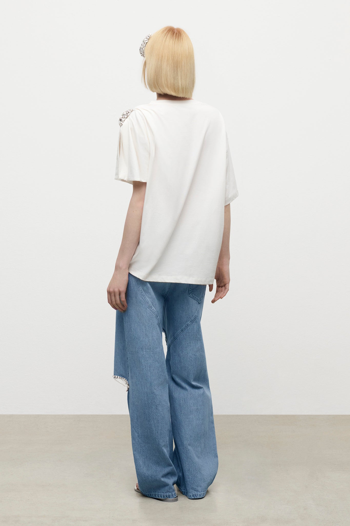 Distressed Crystal Relaxed Slit Jean