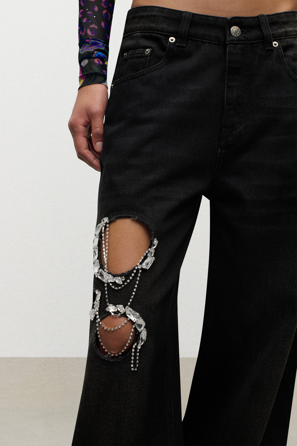 Crystal Chain Cutout Relaxed Jean
